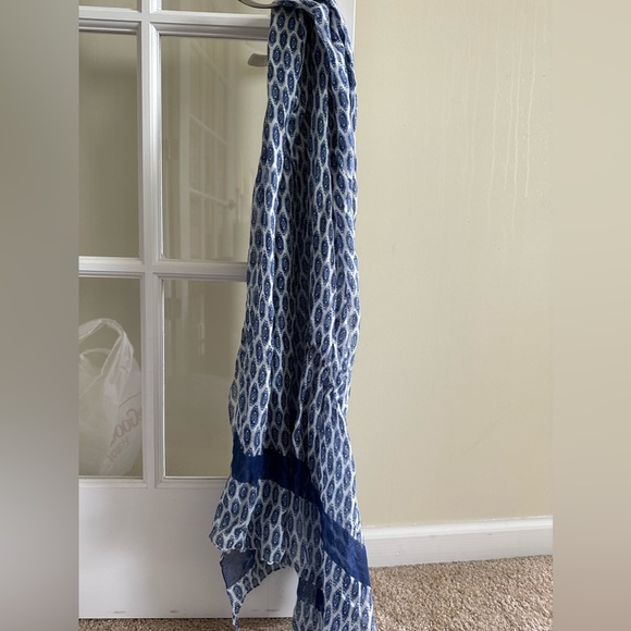 >20 Fashion Scarves as a set. Coach, Colts, etc - Picture 4 of 10